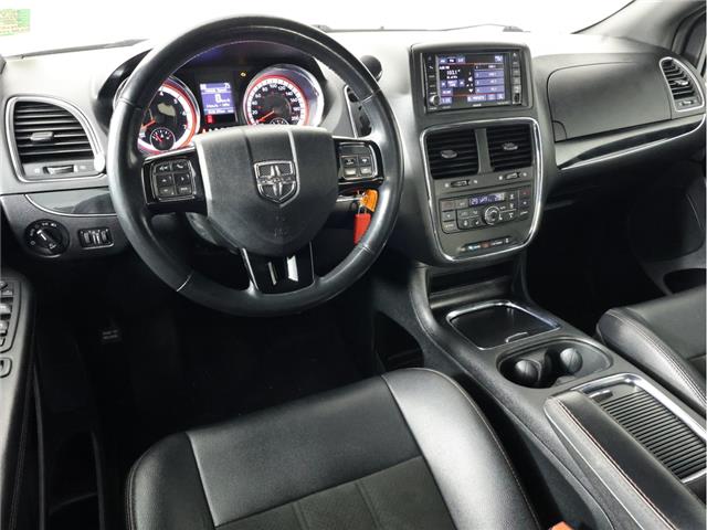 2019 Dodge Grand Caravan 35th Anniversary (Stk: A20749) in Calgary - Image 12 of 20
