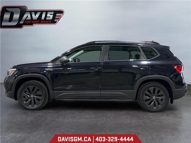 2022 Volkswagen Taos Trendline (Stk: 302781) in Lethbridge - Image 2 of 15 2022 Volkswagen Taos Trendline (Stk: 302781) in Lethbridge - Image 2 of 15