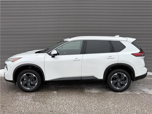 2025 Nissan Rogue SV Moonroof (Stk: U11101) in London - Image 3 of 26