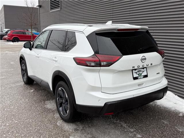 2025 Nissan Rogue SV Moonroof (Stk: U11101) in London - Image 4 of 26