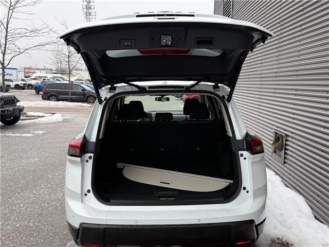 2025 Nissan Rogue SV Moonroof (Stk: U11101) in London - Image 6 of 26