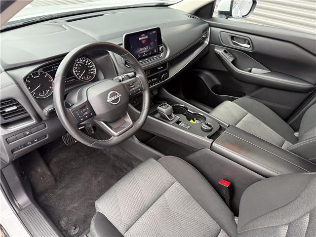 2025 Nissan Rogue SV Moonroof (Stk: U11101) in London - Image 11 of 26