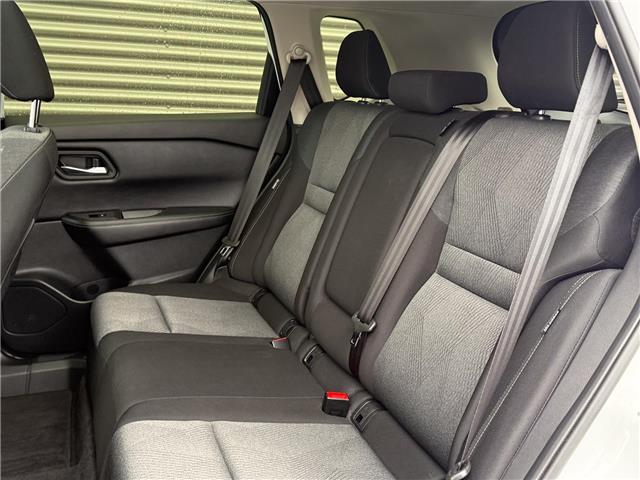 2025 Nissan Rogue SV Moonroof (Stk: U11101) in London - Image 12 of 26