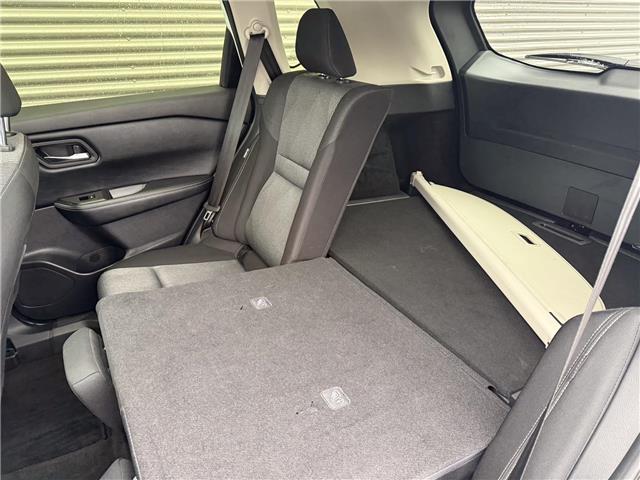 2025 Nissan Rogue SV Moonroof (Stk: U11101) in London - Image 13 of 26