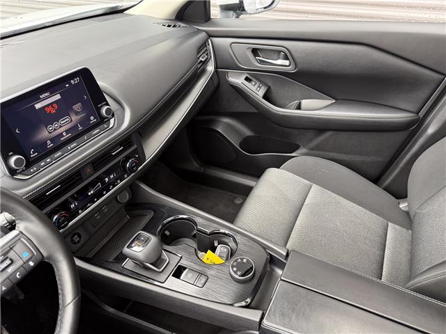 2025 Nissan Rogue SV Moonroof (Stk: U11101) in London - Image 20 of 26