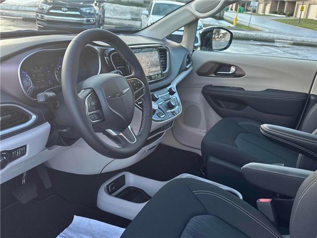 2024 Chrysler Grand Caravan SXT (Stk: 165440) in London - Image 6 of 10