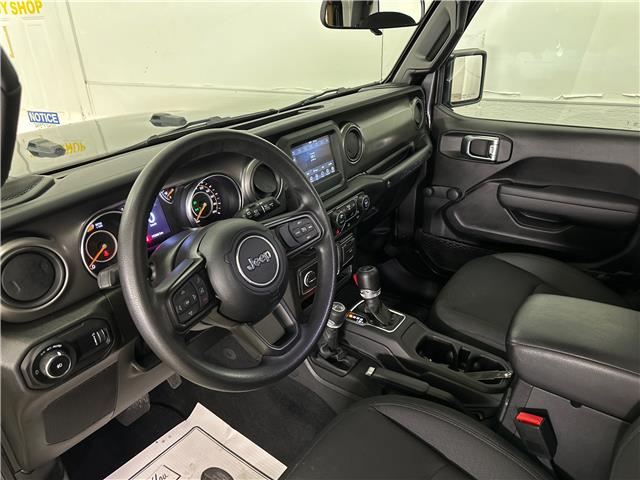 2023 Jeep Wrangler Sport (Stk: 43526J) in Belleville - Image 9 of 21