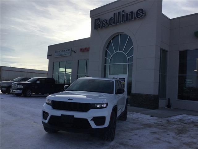 2023 Jeep Grand Cherokee Laredo (Stk: DD074A) in Swan River - Image 1 of 23