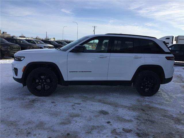 2023 Jeep Grand Cherokee Laredo (Stk: DD074A) in Swan River - Image 2 of 23