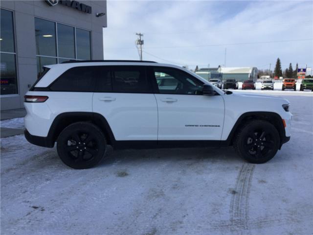 2023 Jeep Grand Cherokee Laredo (Stk: DD074A) in Swan River - Image 4 of 23