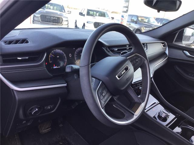 2023 Jeep Grand Cherokee Laredo (Stk: DD074A) in Swan River - Image 8 of 23