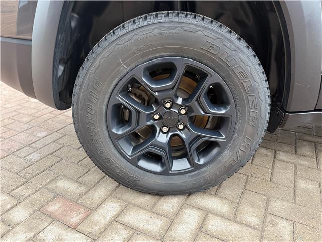 2022 Jeep Cherokee Trailhawk (Stk: 6T32A) in Blenheim - Image 5 of 11