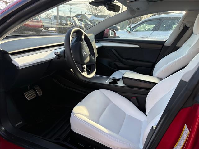 2022 Tesla Model 3 Long Range in Sussex - Image 8 of 12