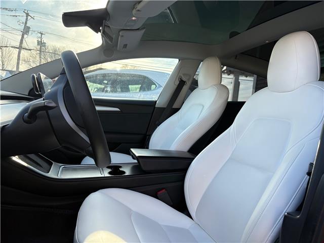 2022 Tesla Model 3 Long Range in Sussex - Image 9 of 12
