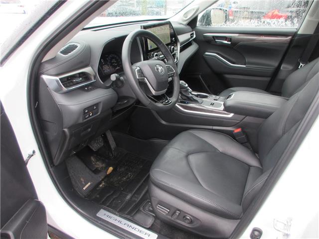 2025 Toyota Highlander Hybrid Limited (Stk: U8528A) in Peterborough - Image 11 of 34