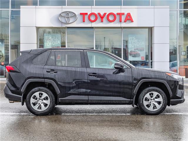 2022 Toyota RAV4 LE (Stk: 6498) in Welland - Image 2 of 24