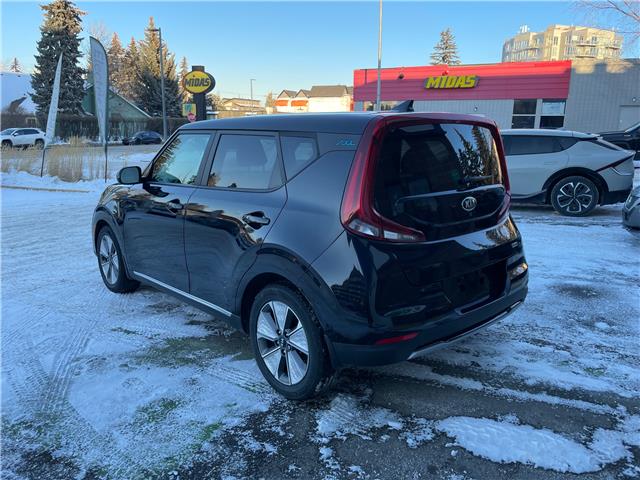 2021 Kia Soul EV EV Limited (Stk: R-21KISBLA2335 ) in Calgary - Image 3 of 12