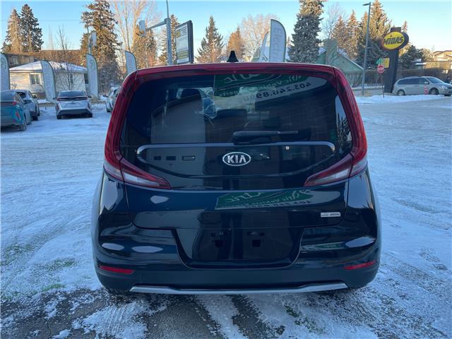 2021 Kia Soul EV EV Limited (Stk: R-21KISBLA2335 ) in Calgary - Image 4 of 12
