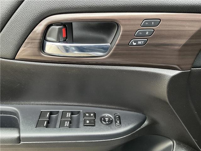 2017 Honda Accord Touring (Stk: 4817) in KITCHENER - Image 13 of 28