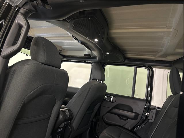 2024 Jeep Wrangler Sahara (Stk: 43518J) in Belleville - Image 8 of 28