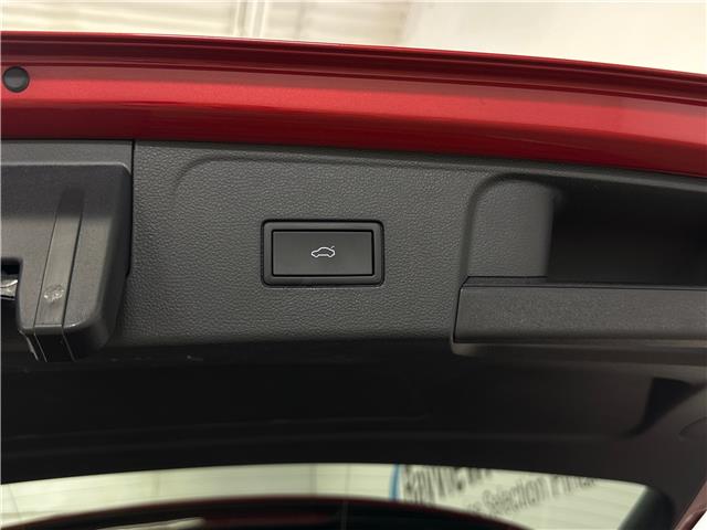 2024 Volkswagen Atlas 2.0 TSI Highline (Stk: 43533J) in Belleville - Image 7 of 29