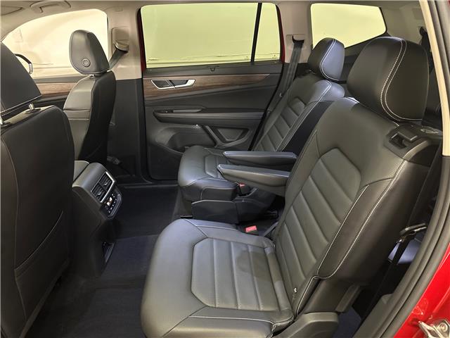 2024 Volkswagen Atlas 2.0 TSI Highline (Stk: 43533J) in Belleville - Image 10 of 29