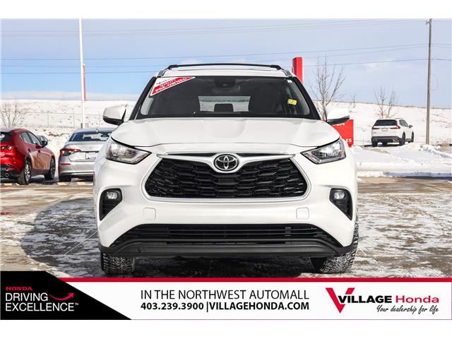 2021 Toyota Highlander XLE (Stk: B9058) in Calgary - Image 3 of 35 2021 Toyota Highlander XLE (Stk: B9058) in Calgary - Image 3 of 35