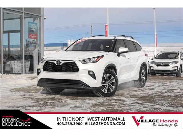 2021 Toyota Highlander XLE (Stk: B9058) in Calgary - Image 1 of 35