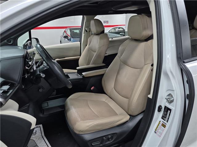 2021 Toyota Sienna Limited 7-Passenger (Stk: 10U6436) in Markham - Image 11 of 37