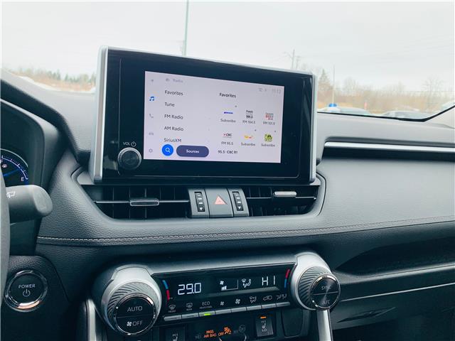 2023 Toyota RAV4 Hybrid XLE (Stk: 25-343A) in Cornwall - Image 32 of 33