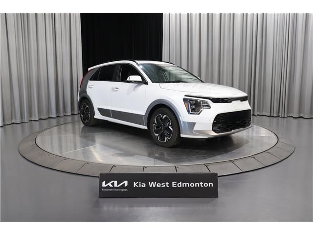 2023 Kia Niro EV Limited w/Snow White Pearl & Grey Exterior (Stk: 24771) in Edmonton - Image 1 of 31