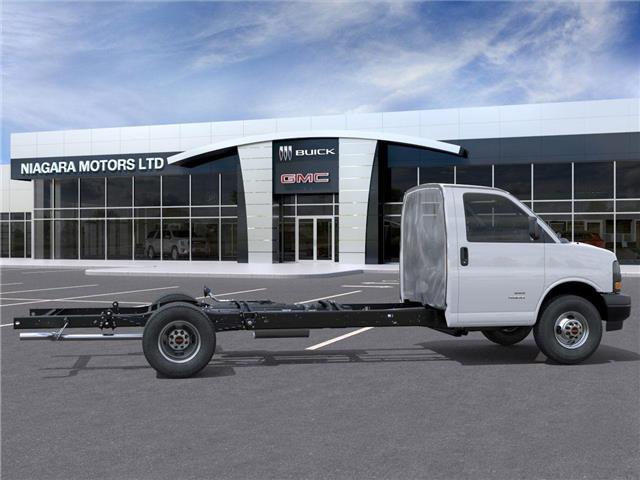 2026 GMC Savana Cutaway 4500 4500 Van (Stk: 26SAV1) in Virgil - Image 5 of 24