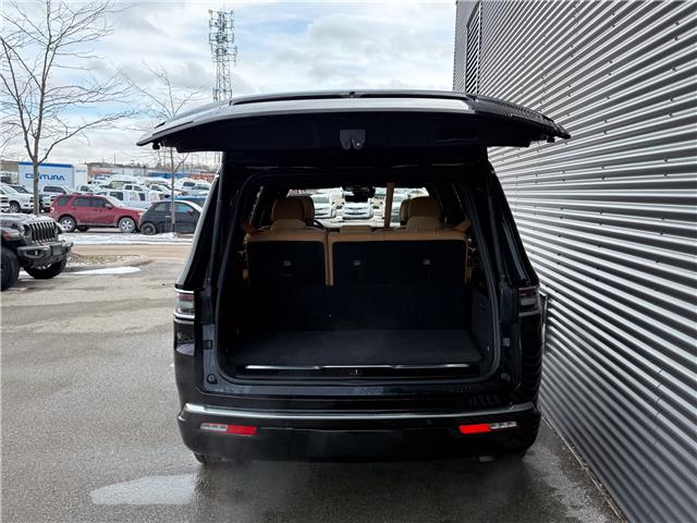 2022 Jeep Grand Wagoneer Series III (Stk: L5883) in London - Image 6 of 32