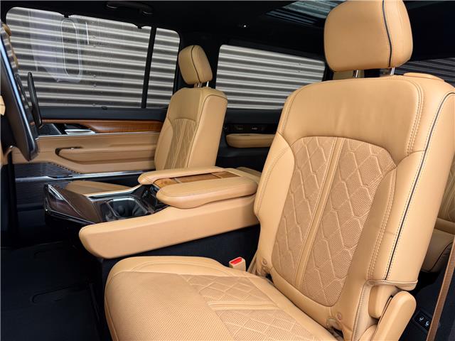 2022 Jeep Grand Wagoneer Series III (Stk: L5883) in London - Image 13 of 32