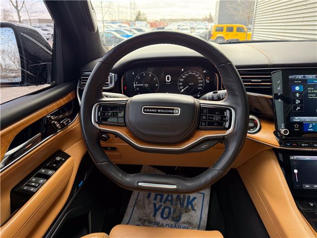 2022 Jeep Grand Wagoneer Series III (Stk: L5883) in London - Image 18 of 32