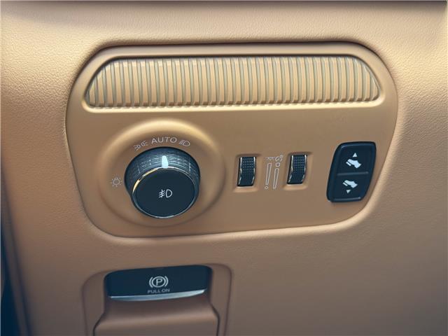 2022 Jeep Grand Wagoneer Series III (Stk: L5883) in London - Image 27 of 32