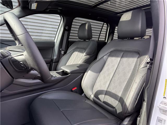 2026 Jeep Cherokee Overland (Stk: 26149) in London - Image 8 of 29