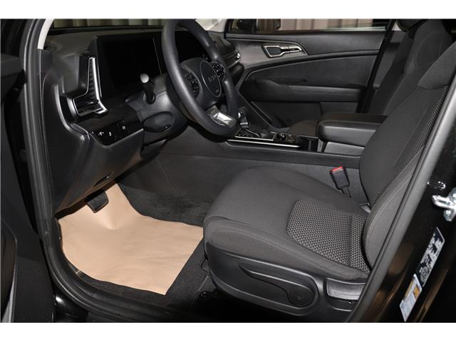 2024 Kia Sportage LX (Stk: 25011 ) in Edmonton - Image 9 of 18