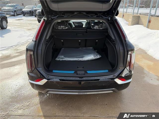 2026 Cadillac OPTIQ Premium Luxury (Stk: 2-13213) in Oshawa - Image 9 of 21