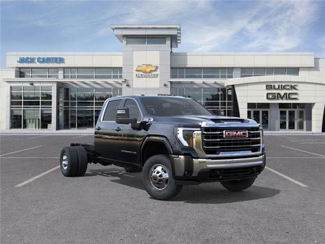 2026 GMC Sierra 3500HD Chassis SLE (Stk: TF227160) in Calgary - Image 3 of 25 2026 GMC Sierra 3500HD Chassis SLE (Stk: TF227160) in Calgary - Image 3 of 25
