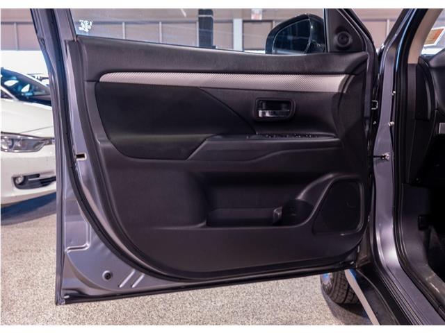 2018 Mitsubishi Outlander ES (Stk: R69317) in Calgary - Image 11 of 21