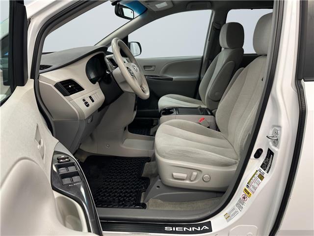 2014 Toyota Sienna LE 7 Passenger (Stk: 300216) in Lethbridge - Image 9 of 15