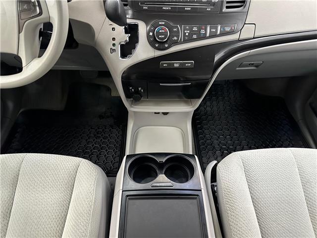 2014 Toyota Sienna LE 7 Passenger (Stk: 300216) in Lethbridge - Image 11 of 15