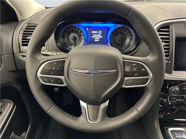 2023 Chrysler 300 Touring (Stk: 300322) in Lethbridge - Image 12 of 15