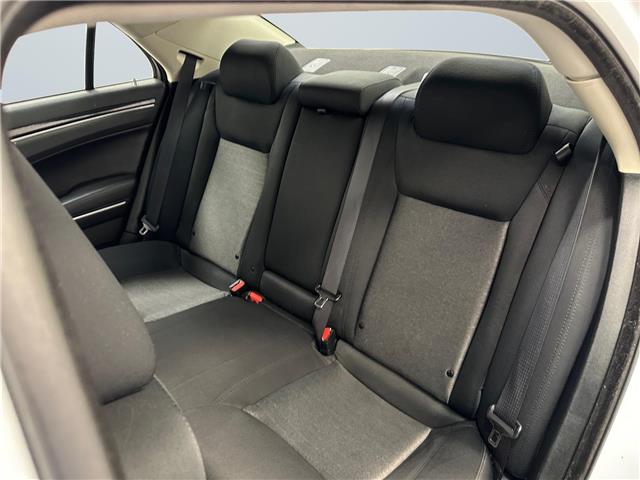 2023 Chrysler 300 Touring (Stk: 300322) in Lethbridge - Image 13 of 15