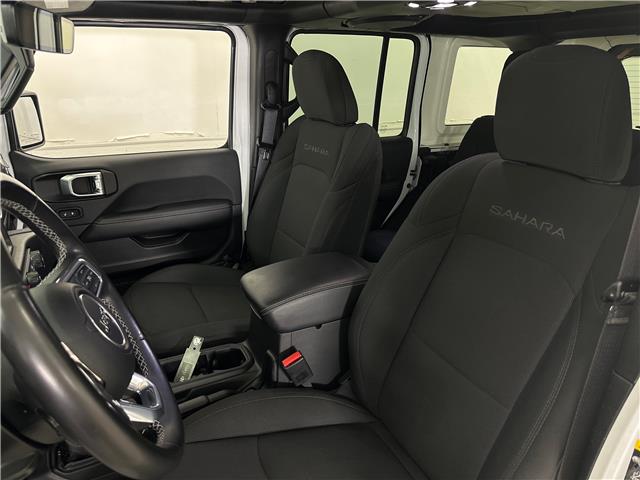 2022 Jeep Wrangler Unlimited Sahara (Stk: 43555J) in Belleville - Image 12 of 27