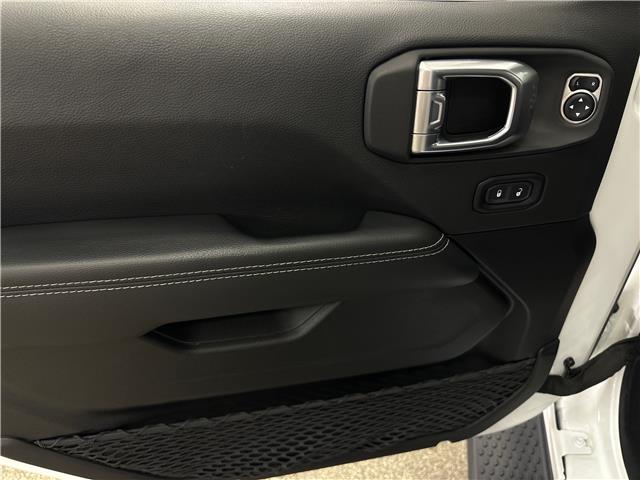 2022 Jeep Wrangler Unlimited Sahara (Stk: 43555J) in Belleville - Image 14 of 27