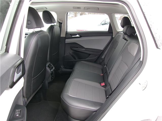 2022 Volkswagen Taos Comfortline in Kitchener - Image 12 of 23