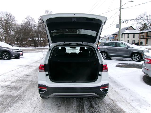 2022 Volkswagen Taos Comfortline in Kitchener - Image 13 of 23