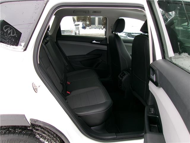 2022 Volkswagen Taos Comfortline in Kitchener - Image 16 of 23
